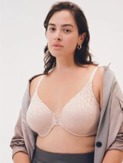 Chantelle Norah Front Closure Bra 6 Chantelle Norah Front Closure Bra -Chantelle Sales Store ChantelleNorahFrontClosureBraC13F6SoftPinkEditorial