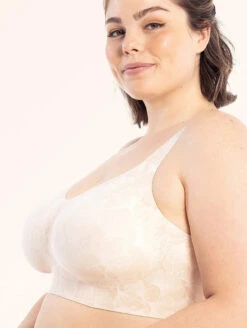 Evelyn & Bobbie Beyond Bra 8 Evelyn & Bobbie Beyond Bra -Chantelle Sales Store EvelynandBobbieBeyondBraChampagneGinkgoSide