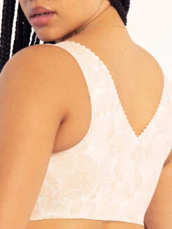 Evelyn & Bobbie The Evelyn Bra 10 Evelyn & Bobbie The Evelyn Bra -Chantelle Sales Store EvelynandBobbieTheEvelynChampagneGinkgoBack