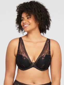 New Release -Chantelle Sales Store MontelleEnchantedPlungeBra9490Front