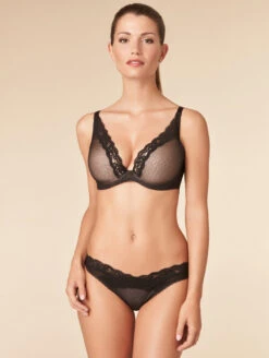 Passionata Brooklyn Plunge Bra -Chantelle Sales Store Passionata Brooklyn Plunge Bra S 3 38499119 df7b 4c36 a5d8 f96207672100