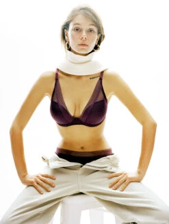 Passionata Manhattan Plunge Bra 5 Passionata Manhattan Plunge Bra -Chantelle Sales Store PassionataManhattanPlungeBraBerry48D9Fashion