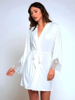 ICollection Arlene Robe 6 ICollection Arlene Robe -Chantelle Sales Store iCollectionArleneRobeWhite78002Front